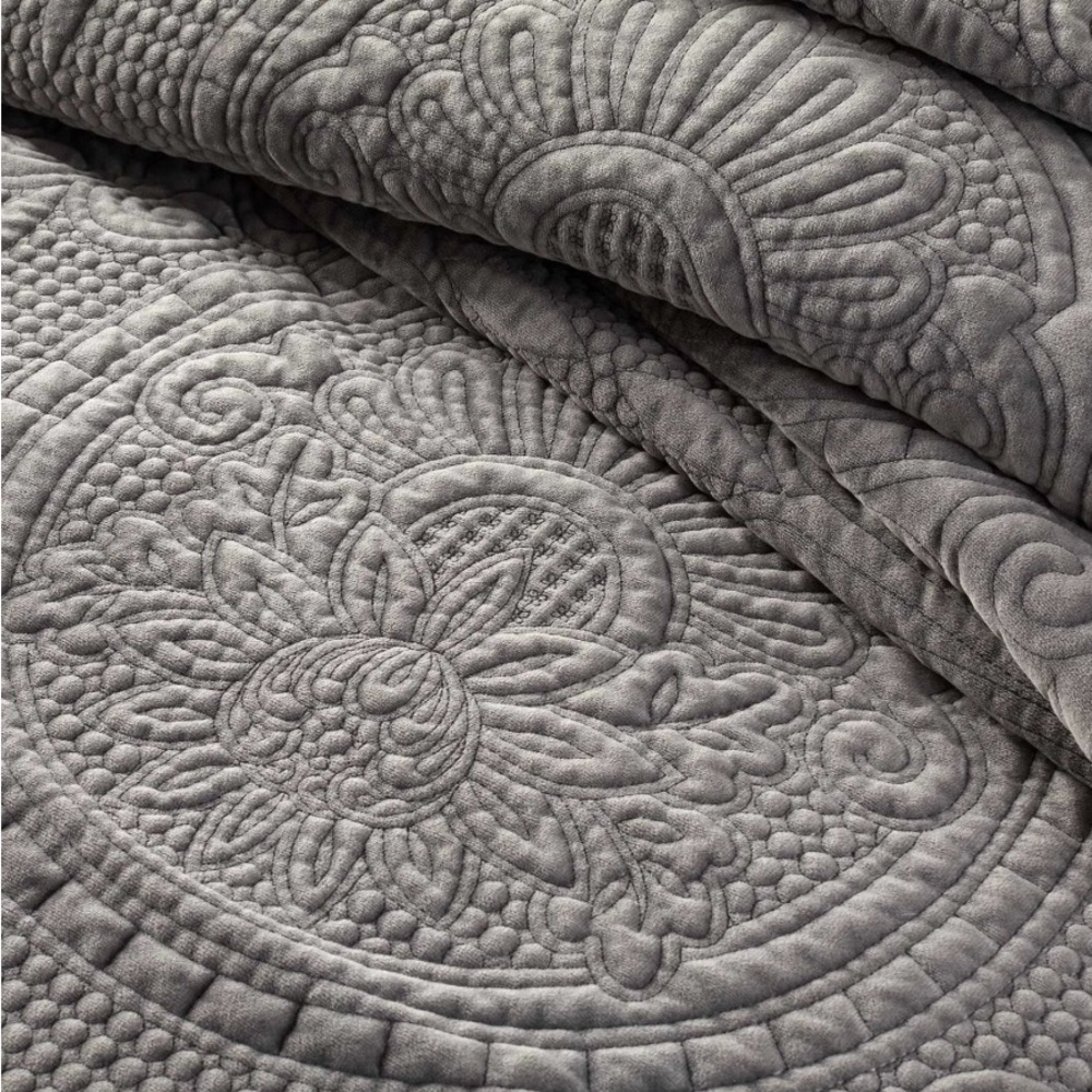 Pottery Barn velvet medallion king quilt gray - Picture 8 of 10